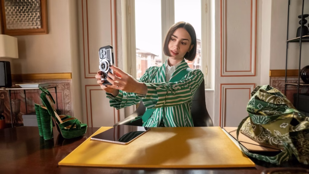 Emily em Paris ganha pôster para 5ª temporada